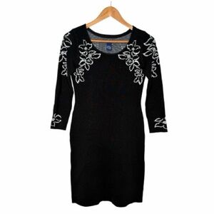 Doncaster Collection Black and White Floral-Print Stretchy Dress. Size XS.